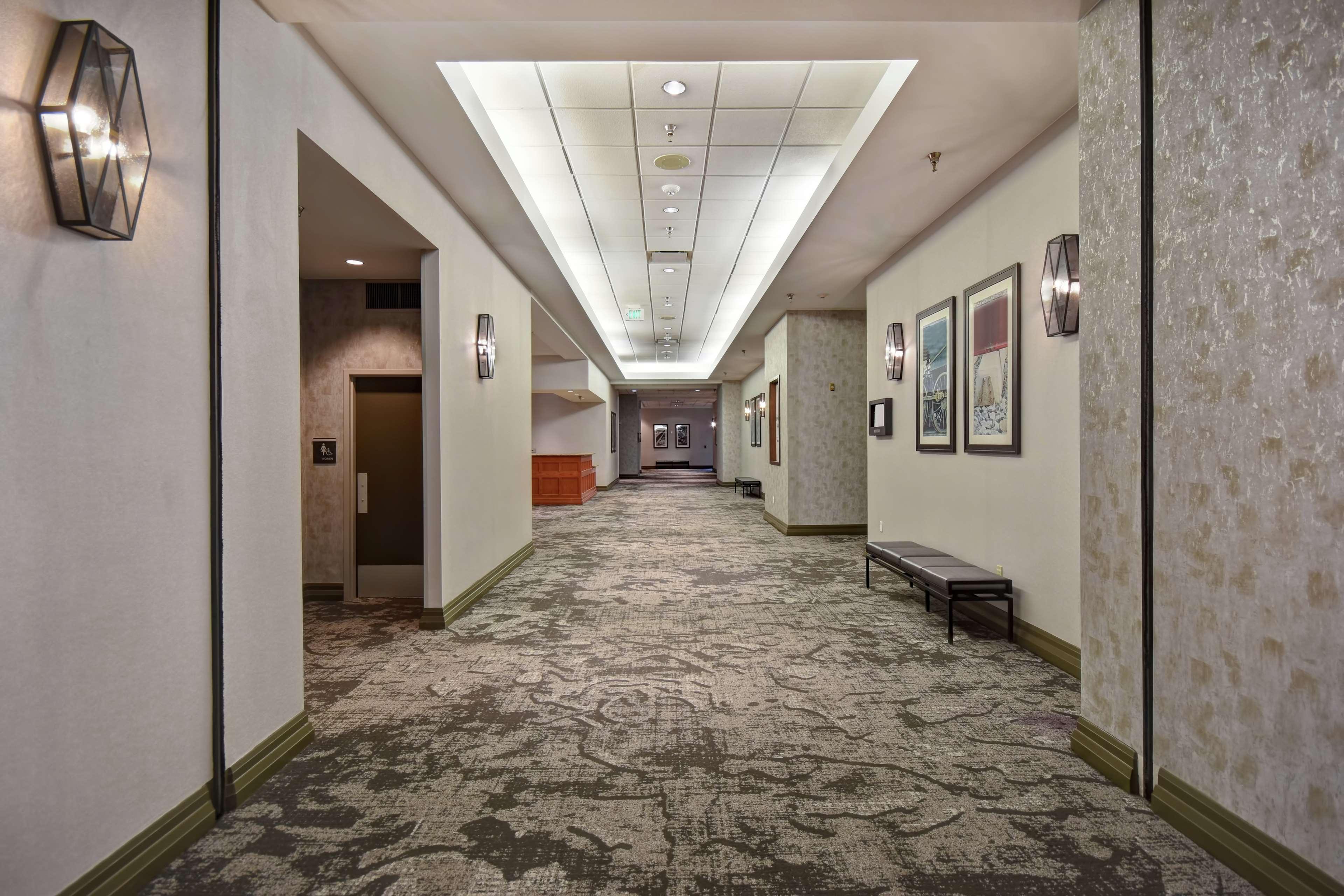 Embassy Suites By Hilton Omaha Downtown Old Market Экстерьер фото